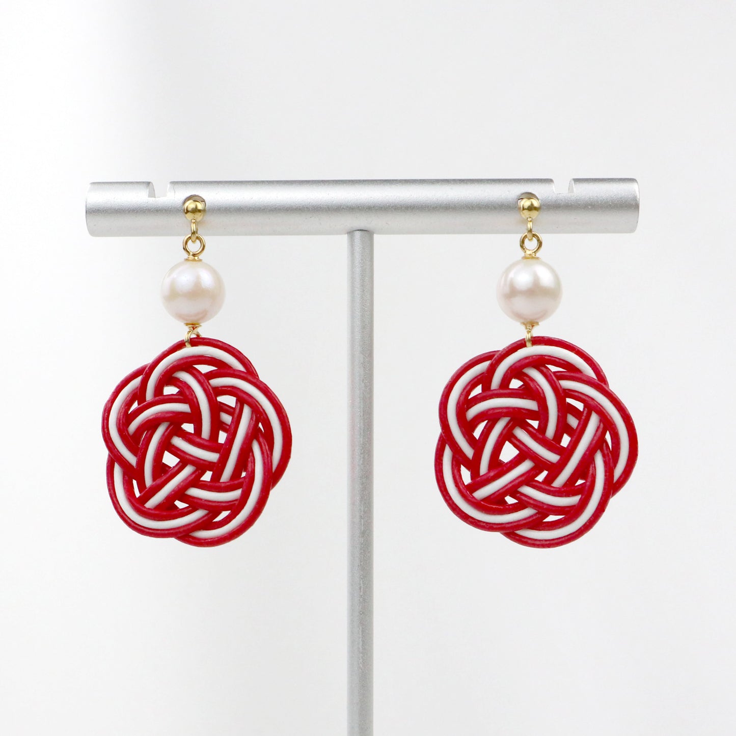 【Ehime Prefecture】Pearl Mizuhiki Earrings Red x White 6.5-7.0mm