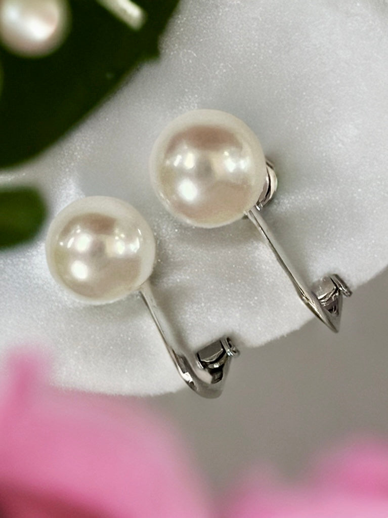 [Ehime Prefecture] Pearl stud earrings [6.0-6.5mm] Earrings (silver)