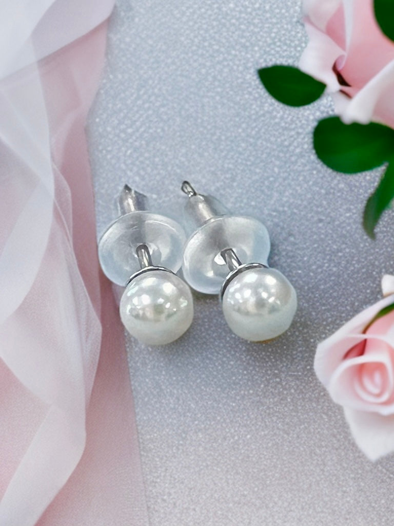 【Ehime Prefecture】Baby Pearl Stud Earrings Metal Allergy Friendly [3.5-4.0mm] 