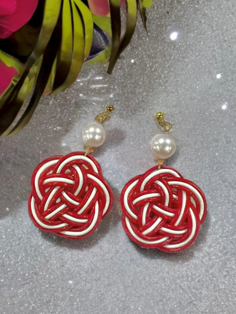 【Ehime Prefecture】Pearl Mizuhiki Earrings Red x White 6.5-7.0mm 