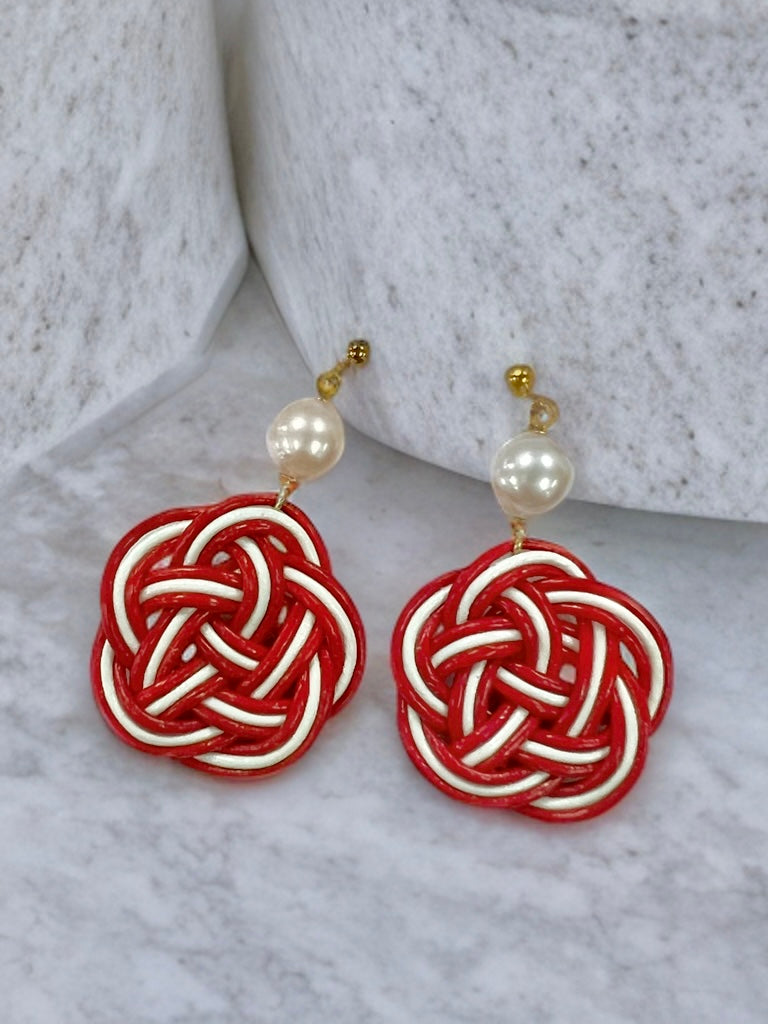 【Ehime Prefecture】Pearl Mizuhiki Earrings Red x White 6.5-7.0mm 