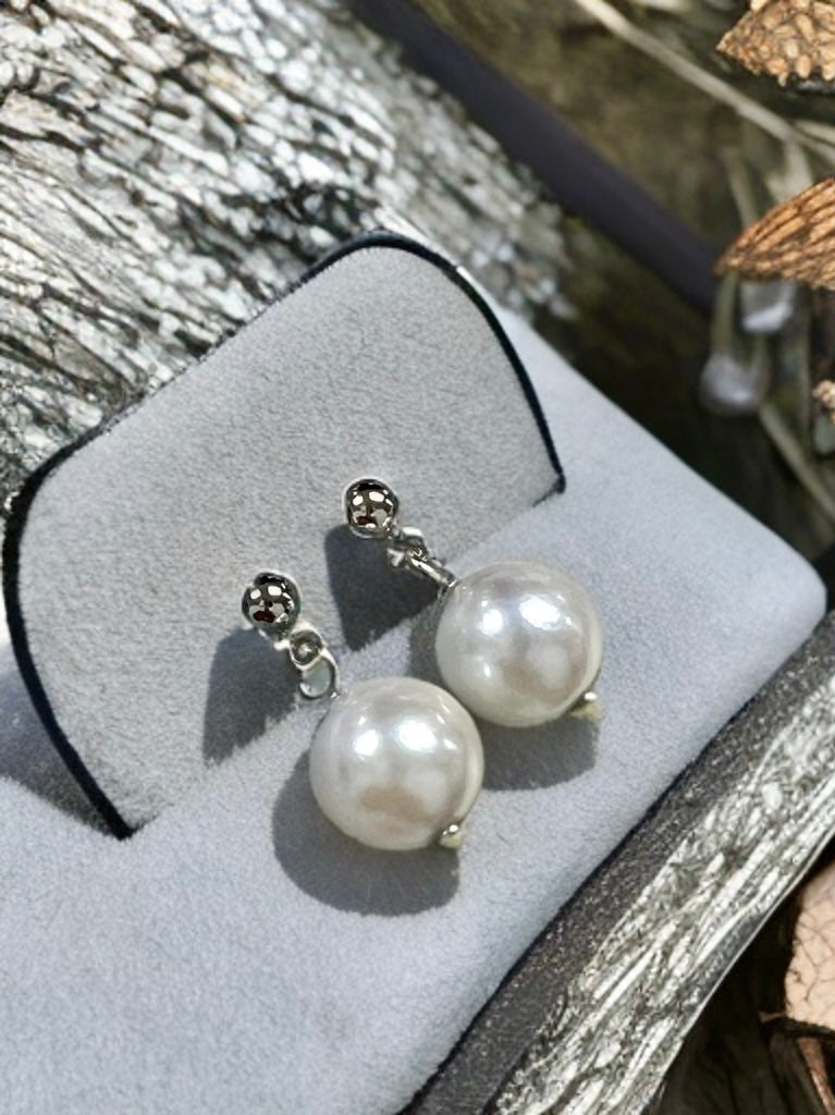 【Ehime Prefecture】Swing Pearl Pierced Earrings  6.5-7.0mm