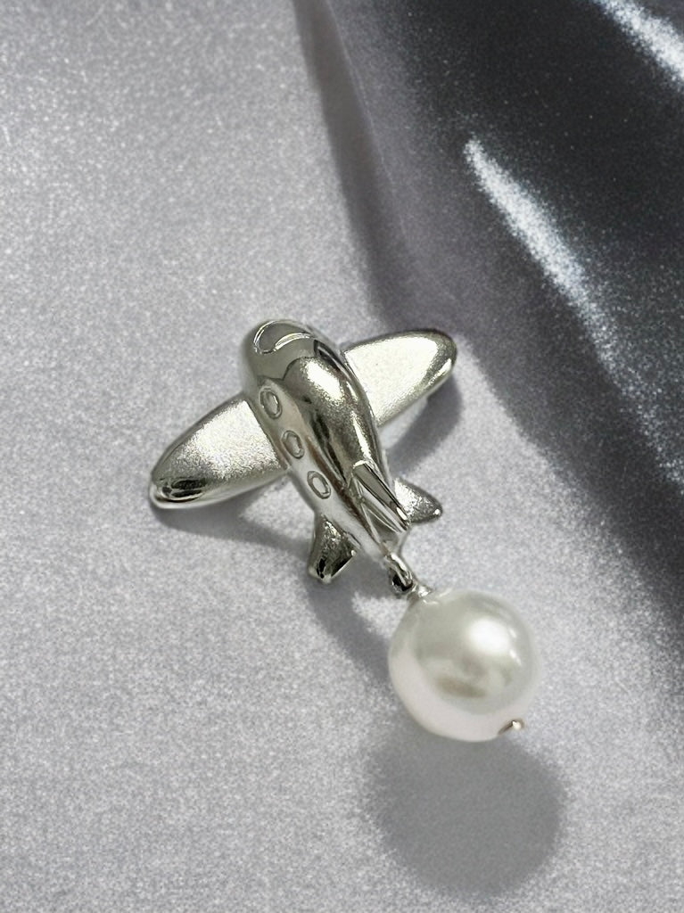 【Ehime Prefecture】Air Plane Pin Brooch White 8.0-8.5mm