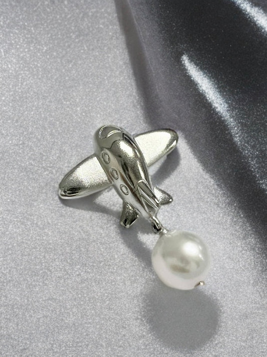 【Ehime Prefecture】Akoya Pearl Pins Airplane Brass 2 Colors Available White/Gray 8.0-8.5mm Akoya Pearl Unisex