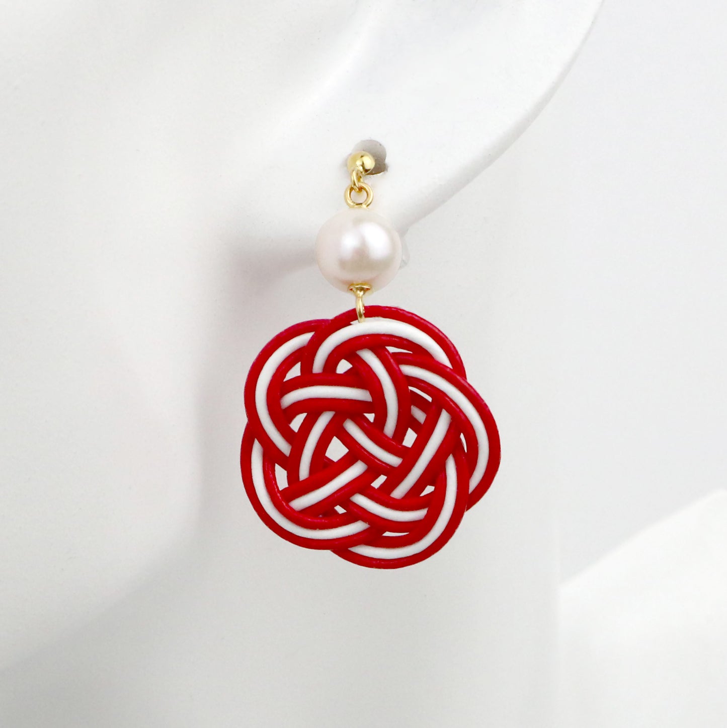 【Ehime Prefecture】Pearl Mizuhiki Earrings Red x White 6.5-7.0mm 