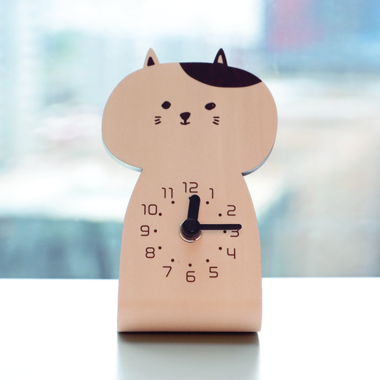 【Fukui Prefecture】Wooden Handicraft Cat Clock  
